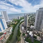 Caribbean Deluxe Apartment Walk To Beach Wifi
